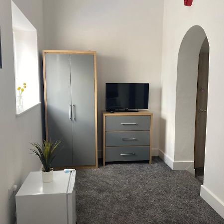 2D Spv Double En-Suite Room เวคฟิลด์ ภายนอก รูปภาพ