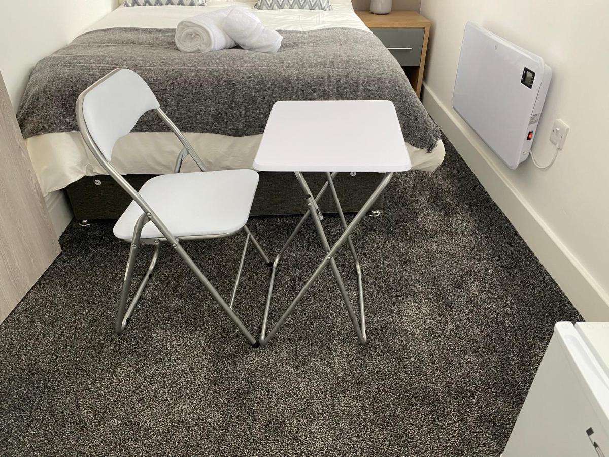 2D Spv Double En-Suite Room เวคฟิลด์ ภายนอก รูปภาพ
